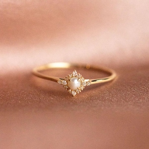 Vintage Pearl and Diamond Ring, 14K Gold Dainty Pearl Ring, Minimalist Pearl Ring, Pearl Engagement Ring, June Birthstone Ring,Handmade Gift