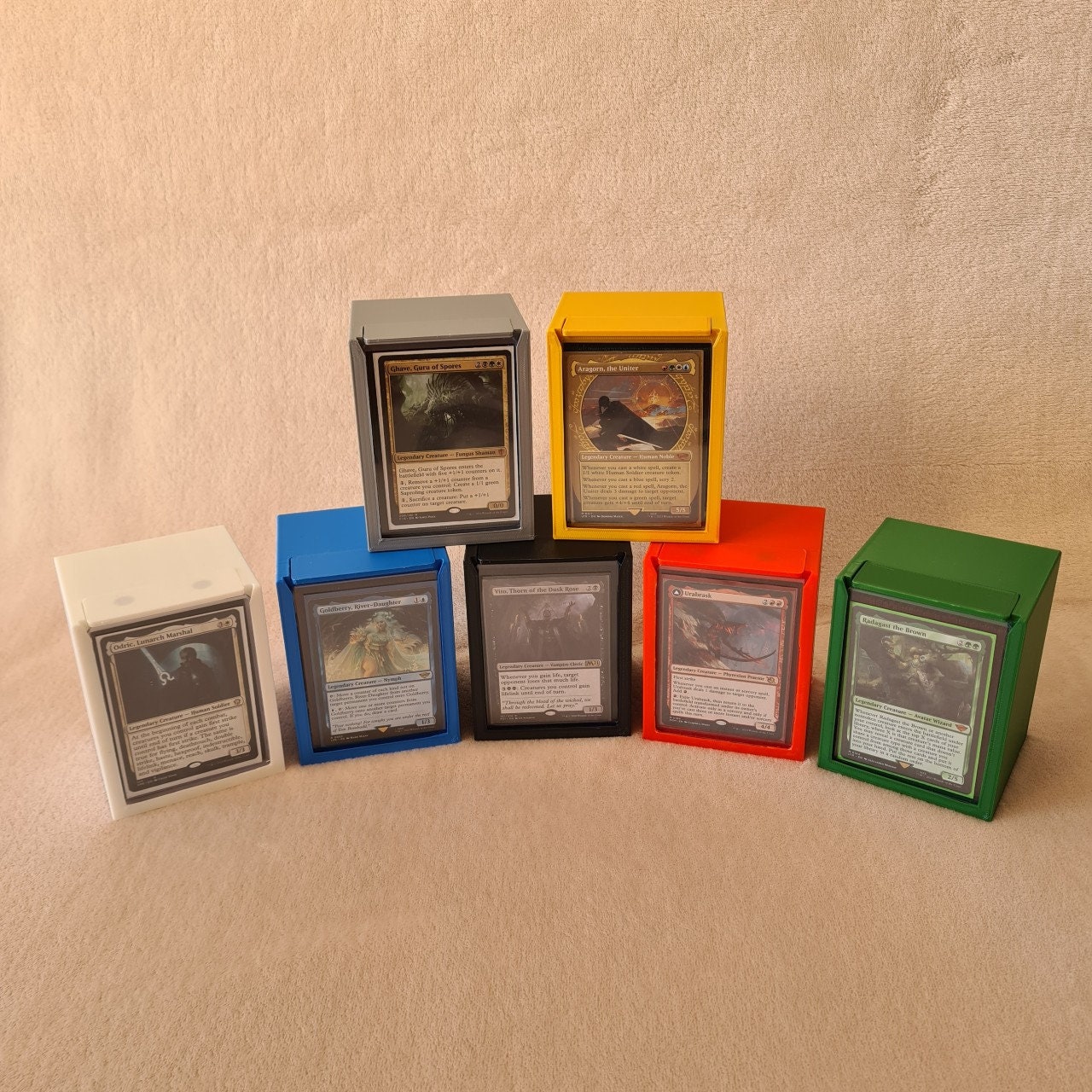 kieyeeno Deck Box für Magic the Gathering Karten Magnetbox Leder  Spielkartenbox für mehrere Karten, Leder Deckbox Aufbewahrungsbox  Kompatibel mit MTG TCG CCG (04) : : Juguetes y juegos