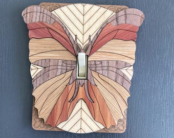 Placa embellecedora de interruptor con forma de mariposa - Cubierta magnética de madera para interruptor de luz, arte de pared con incrustaciones de madera, decoración natural, acento bohemio para el hogar, regalo único