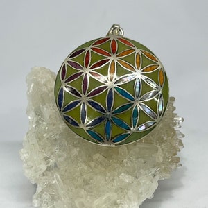 Handmade S950 Silver Pendant flower of life (Serpentine, Semiprecious Stones from Peru)