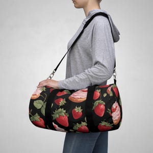 Strawberry-Themed Duffel Bag Stylish Gym Bag Overnight Travel Bag Floral Weekend Bag Perfect Gift for Food Lovers Strawberry Lover Gifte