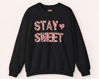 Stay Sweet Strawberry Shortcake Design Sweatshirt Cute Fruit Graphic Jumper Casual Pullover Cozy Sweater Pink Heart Sweatshirt Gifte 5colors