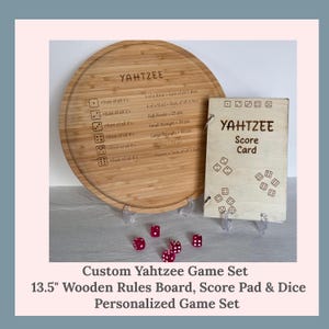 Juego de Yahtzee personalizado / Tablero de reglas de madera de 34 cm, bloc de puntuación y dados / Regalo grabado para una noche de juegos familiar / Juego personalizado