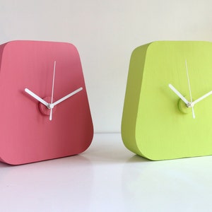 Triangle green desk clock for colourful decoration, Funky plaster table clock in chartreuse green for modern decoration, Original room decor Pink