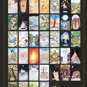 K&ouml;nnte beinhalten: Ein Set mit 40 illustrierten Orakelkarten mit schwarzem Hintergrund und goldenen Akzenten. Die Karten zeigen Aquarell-Illustrationen von Naturszenen, Tieren und Menschen. Der Titel "Wild Child Oracle (2nd Edition)" ist oben im Bild in Gold gedruckt.