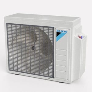 Puede incluir: Un aparato de aire acondicionado Daikin blanco con un ventilador detrás de una rejilla metálica gris. La unidad tiene un panel lateral con el logotipo de Daikin y un panel de control. Diseñado para uso en exteriores.