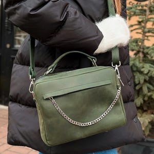 Green Leather Crossbody Bag with Chain, Casual Everyday Handbag, Women’s Crossbody Bag, Genuine Leather Crossbody Bag, Gift for Her