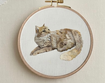 Hand Embroidered Full Body Cat Portrait, Custom Pet Embroidery, Pet Memorial, Realistic Thread Painting