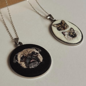 Custom Pet Portrait Medallion, Personalized Embroidered Necklace, Dog or Cat Memorial Jewelry, Unique Gift for Pet Lovers & Mother&#39;s Day