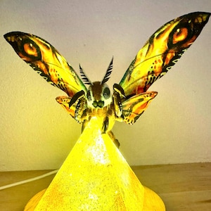 Mothra Summon Pyramide Lampe: Godzilla x Kong Monsterverse LED-Licht