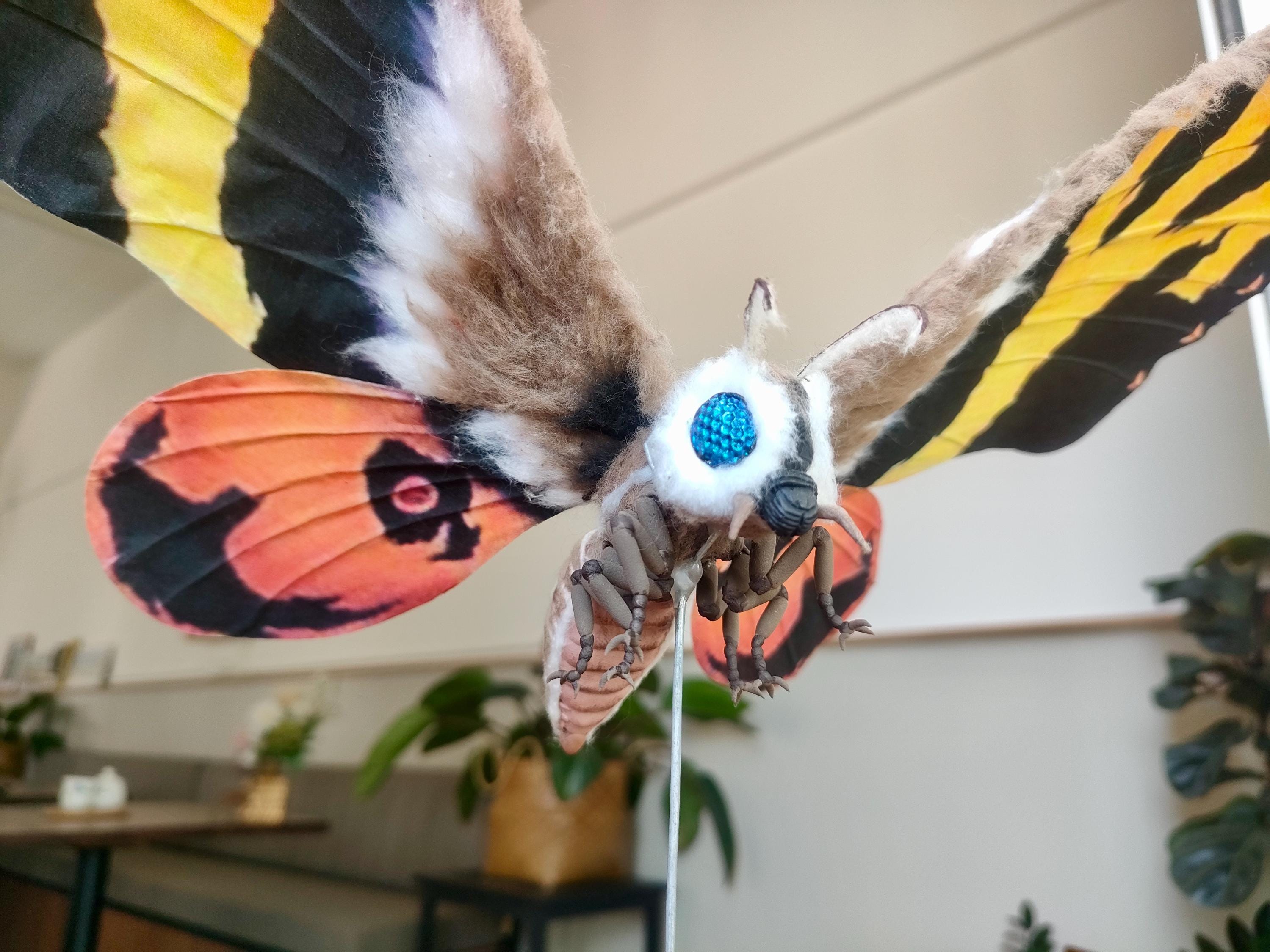 モスラ 2003 東京SOS像：リアルなシルクファー彫刻 - Etsy 日本