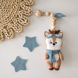 Deer stroller Toy, Woodland stroller mobile, Woodland felt animal toy, stroller lanyard, pram accessory, boy baby gift, pram chain