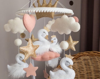 Zwaan baby mobiel voor meisje Prinses roze goud kinderkamer decor Vilt wieg mobiel Baby shower cadeau Prinses Zwaan Sterren Hart baby mobiel