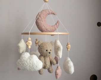 Baby gift mobile, Newborn gift, Baby girl first gift, Baby shower gift, Gift for baby girl, Baby girl nursery, Boucle baby mobile
