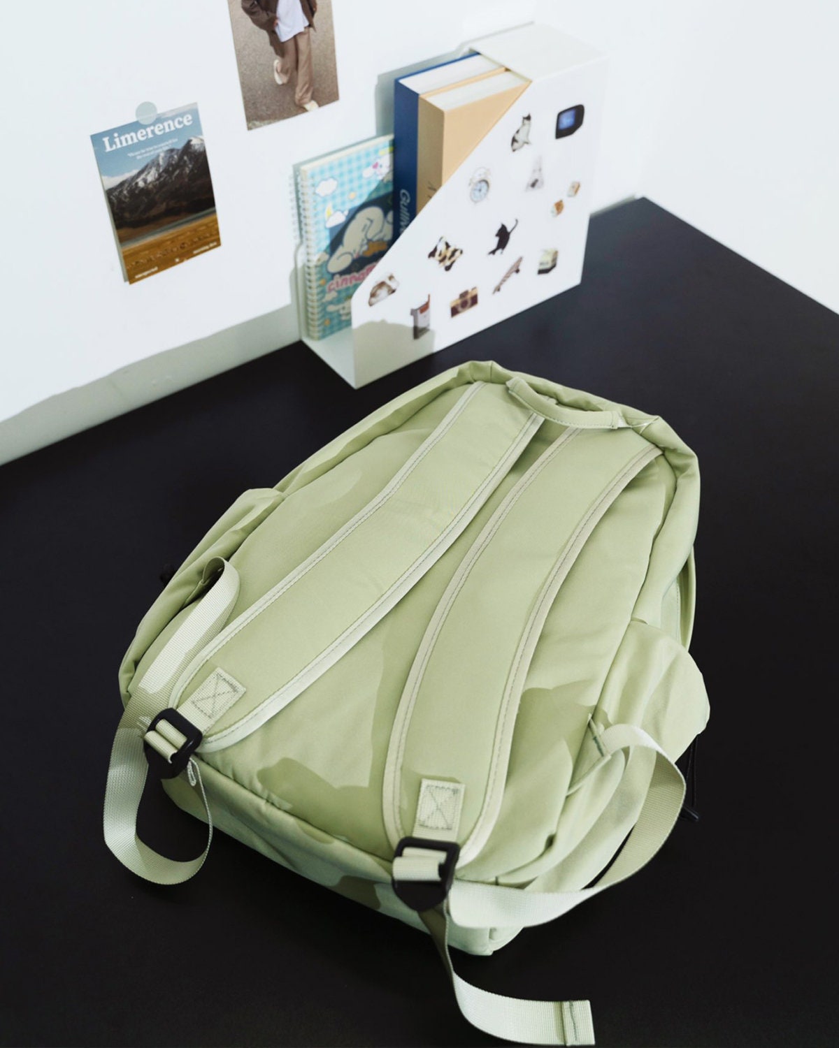Water Resistant Canvas Laptop Backpack: Unisex Travel  display picture 1