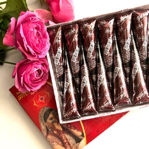 12 Natural Henna Cones for Body Art – Reddish-Brown Stain – 30g Each – Safe PPD-Free Mehndi Paste