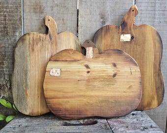 Size medium- rustic style fall pumpkin cutting/charcuterie boards- made w/ reclaimed barnwood! Thanksgiving/Fall