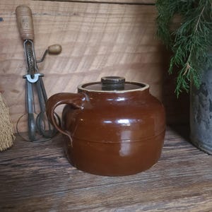 Primitive style brown Crock Pot- 2 quarts- Old Bean Crock with #2 engraved on bottom- Brown pottery with lid- vintage cookie jar- antique