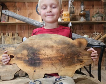 Primitive & Rustic medium sized (20×10) pig cutting/charcuterie boards w/ a vintage/antique look- made handmilled barwood!