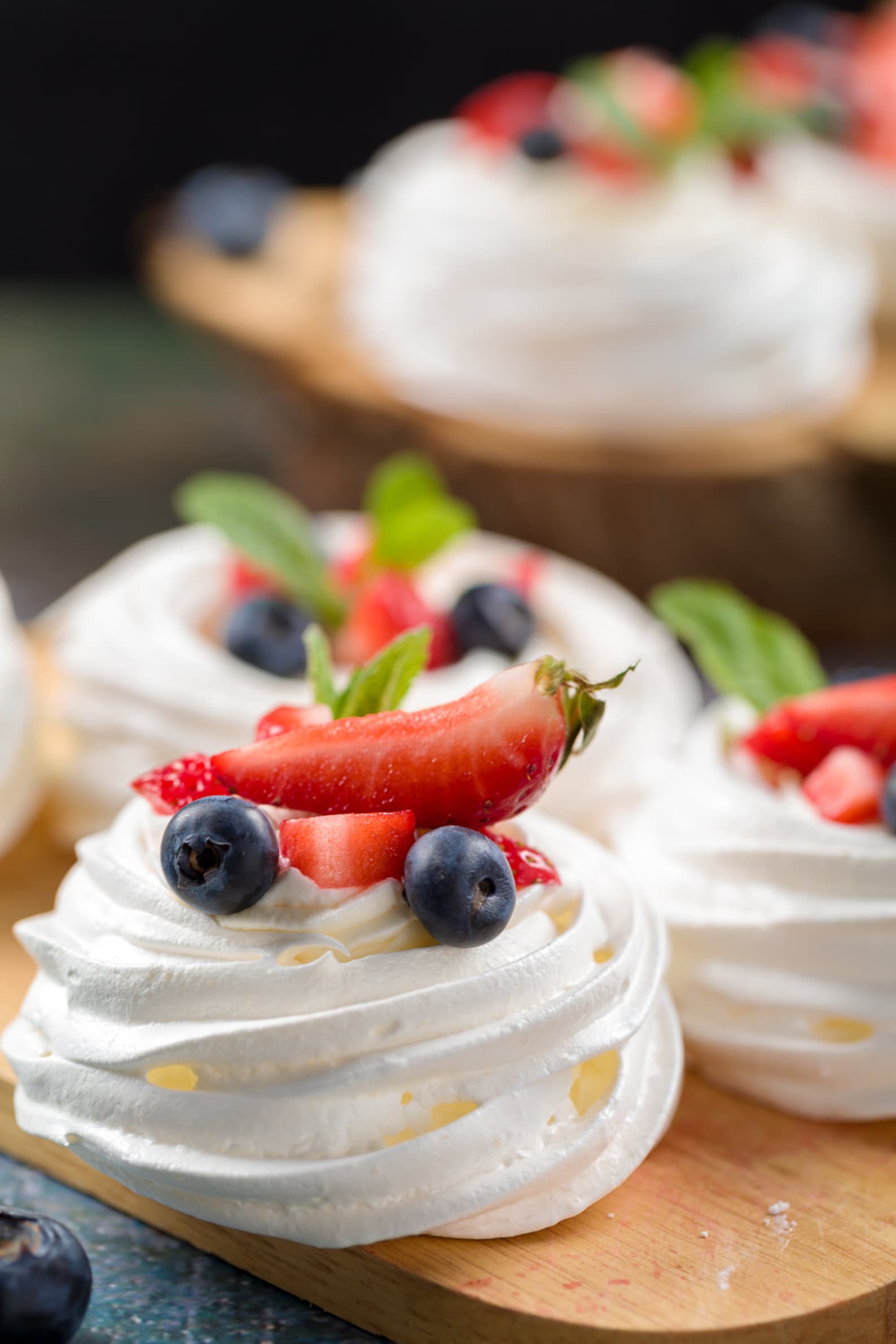 BEST RECIPE for Mini Pavlova | Recipe Holiday Cooking Meringue Dessert ...