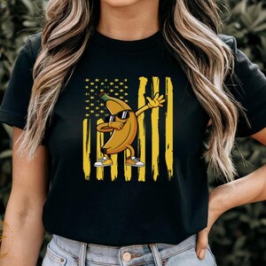 ダビングバナナTシャツ、独立記念日Tシャツ、漫画シャツ、楽しいグラフィックTシャツ、誕生日プレゼント、クールなサマーシャツ、愛国的なグラフィックカジュアルトップス
