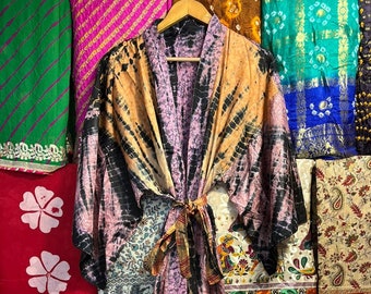 Kimono d'été teint en violet en soie tie-dye, robe kimono en soie pour femme, robe de chambre pour femme, tenues de villégiature de luxe, robe de chambre tie-dye, peignoir de détente