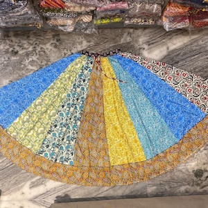 JUPE MAXI EN PATCHWORK • Jupe multi-couches, jupe longue élastique • Robe bohème à porter de style funky • Jupe à tenues de fête funky pour elle