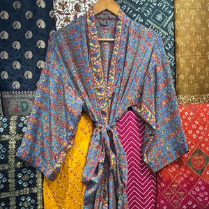 Handmade Floral Silk Patchwork Kimono Robe: Lightweight Dressing Gown