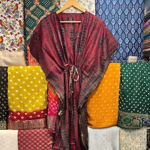 Handgemachtes Seiden-Kaftan-Kleid: Boho-Strand-Vertuschung