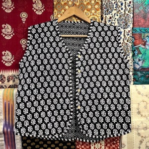 Women’s Cropped Reversible Quilted Vest/ Reversible Coat/ V-neck Floral Coat Sleeveless Jacket/ Reversible Waistcoat Button Closer Jacket
