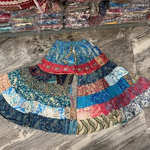 Hose mit weitem Bein aus recycelter Sari Seide: Boho Patchwork Palazzohose