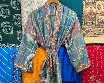 Kimono de seda bohemio hecho a mano / Vestido floral para estar en casa