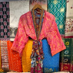 Kimono met patchwork van gerecyclede zijde: Boho Resort Wear-badjas