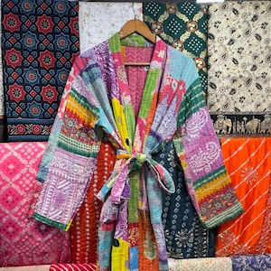 Kimono acolchado Kantha: bata reversible de patchwork de algodón cosida a mano