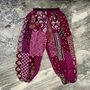 Pantalones harem de rayón con retazos: unisex, estilo hippie bohemio, para yoga y salón.