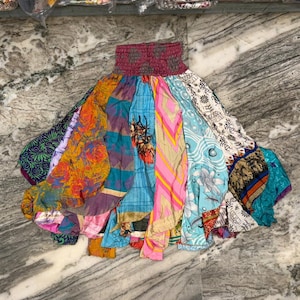Jupe midi en patchwork de soie fait main : style bohème hippie coloré