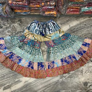 Pantaloni palazzo in seta patchwork boho fatti a mano, pantaloni a più strati