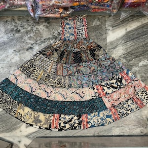 Handgemachter Patchwork Maxirock aus Recyclingseide: Boho Festival Style
