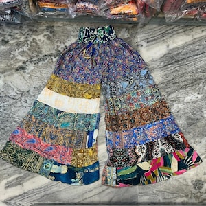 Pantalones palazzo de seda con patchwork estilo boho: pantalones hippies hechos a mano.
