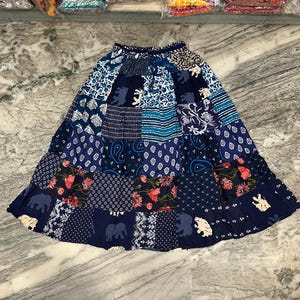 Jupe longue bohème en patchwork de rayonne : taille élastique, style bohème
