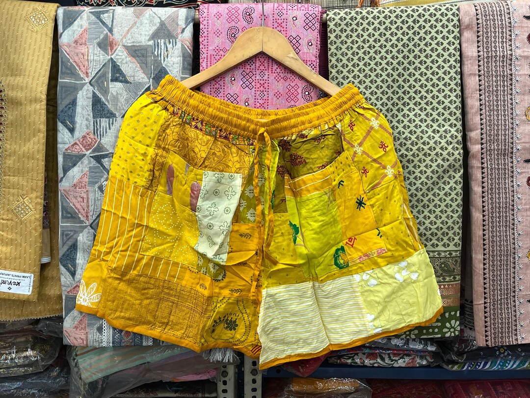 Sunflower Yellow Print Men's Shorts main image 0