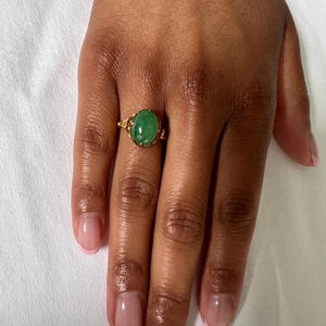 Vintage Cabochon Jade Ring: 18K Yellow Gold Flower Motif - Etsy