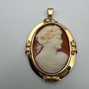 Fantastic Shell Cameo Necklace framed in 18K Yellow Gold image 1