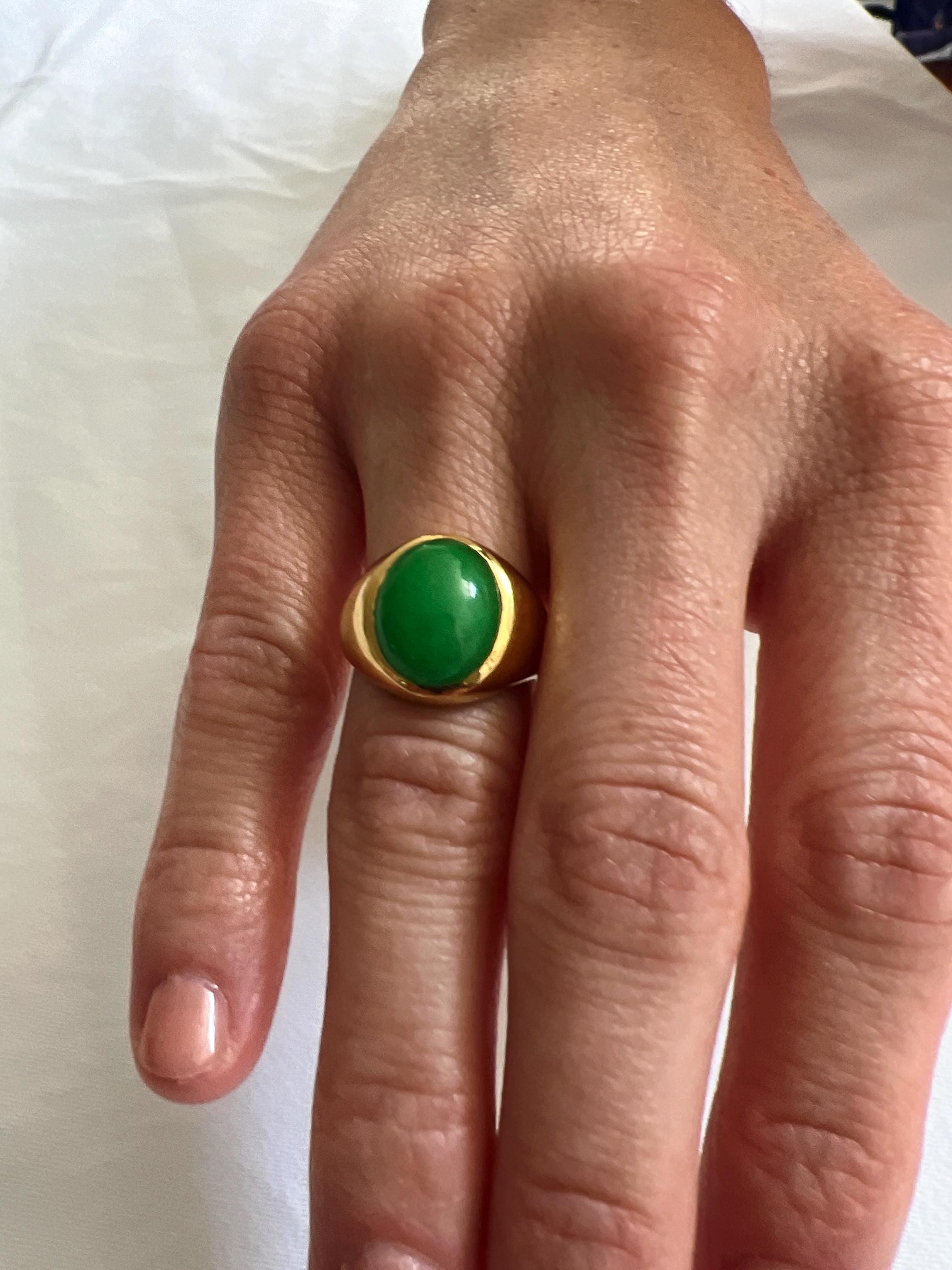 Vintage Oval Cabochon Jade Ring in 21 Karat Yellow Gold 12x10mm