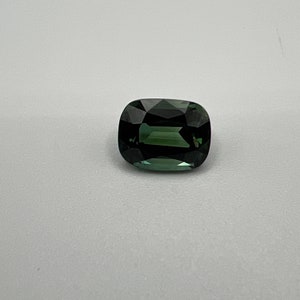 非常に希少な天然土産、非加熱・未処理のクッションカット、緑がかったブルーサファイア、3.63カラット、GIAラボレポート