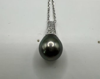 Tahitian Black Pearl Pendant with Diamond Accent in 18K White Gold