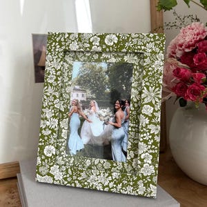 Sketched Green Ditsy Floral Fabric Wrapped Picture Frame and Mat - 4x6 photo