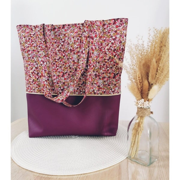 Tote bag avec doublure, tissu fleuri multicolore Oeko Tex avec fond en simili cuir violet, doublure intérieure rose, avec poche