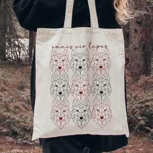 Red Rising Tote Bag | Red Rising Merch | Red Rising Series | Gift for Howler | Gift for Book Lover | Omnis Vir Lupus | Red Rising Gift | RR