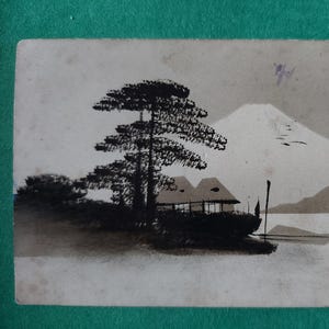 Japan Kunst Postkarte schwarz weiß verzierten komplizierten japanischen Stil künstlerisch Druck Illustration Landschaft Natur Seelandschaft Boote Japanische Insel